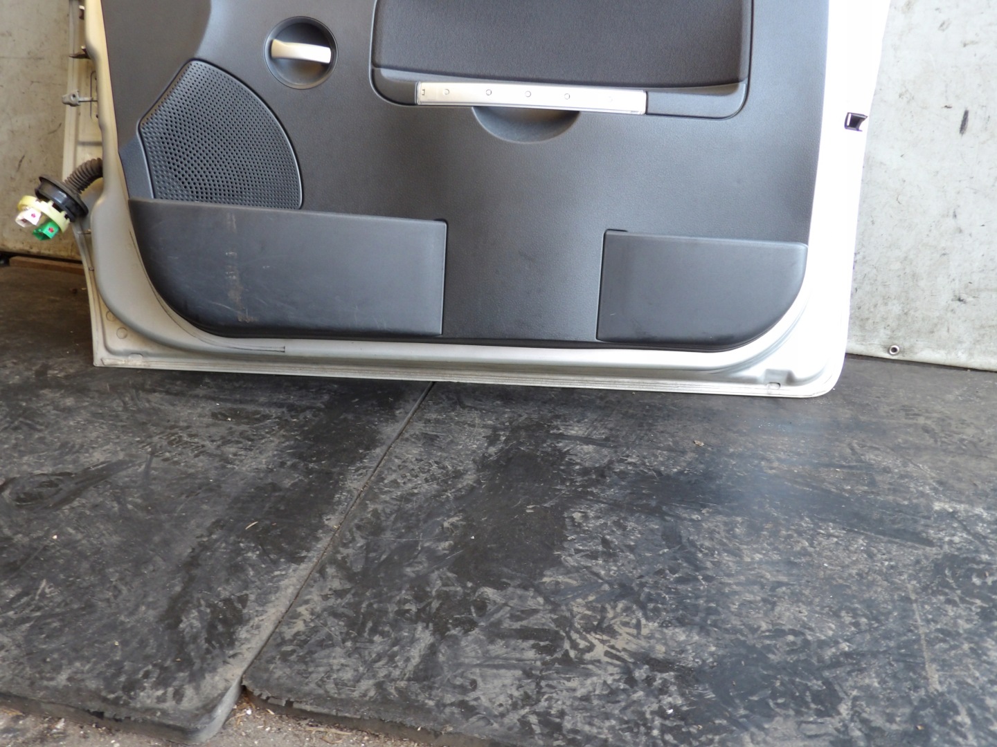 Citroen C2 and door front right lift lak. EZRC