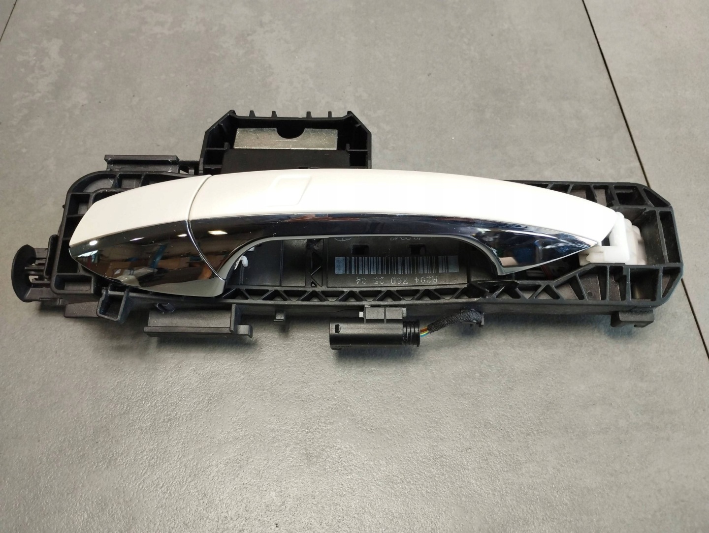 Mercedes-Benz GLE W166 handle left rear part 799 A2047602534