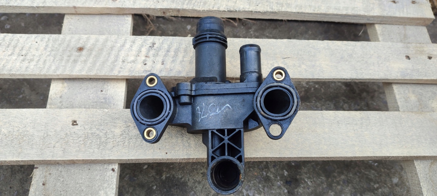 FLANGIA d’acqua JAGUAR XF X250 e 4H2Q-8592-B