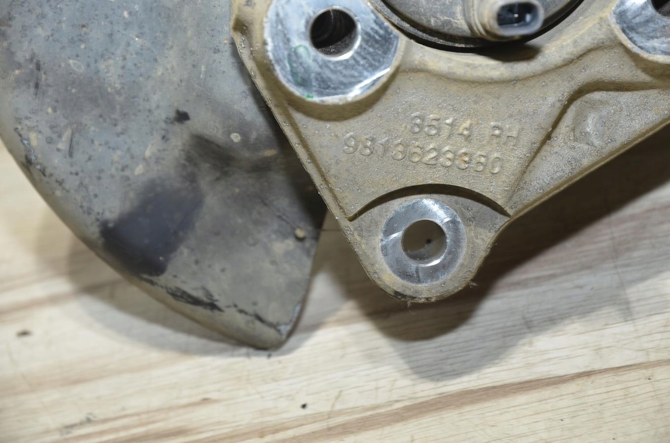 perno mozzo Mozzo FUSELLO Destra posteriore Partner IV Rifter 19r