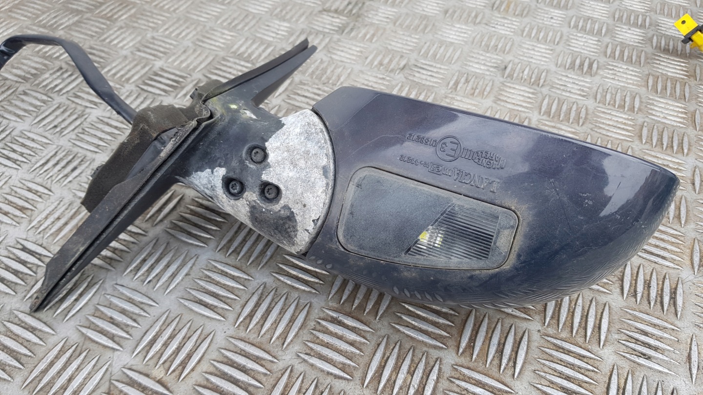 LANCIA THESIS spiegel rechts vorne