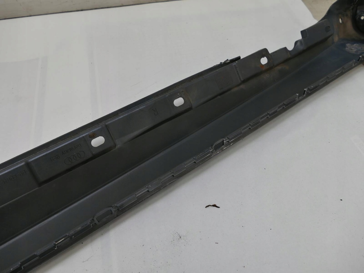 AUDI A4 B7 sedan moulding threshold right LX7Z S-LINE