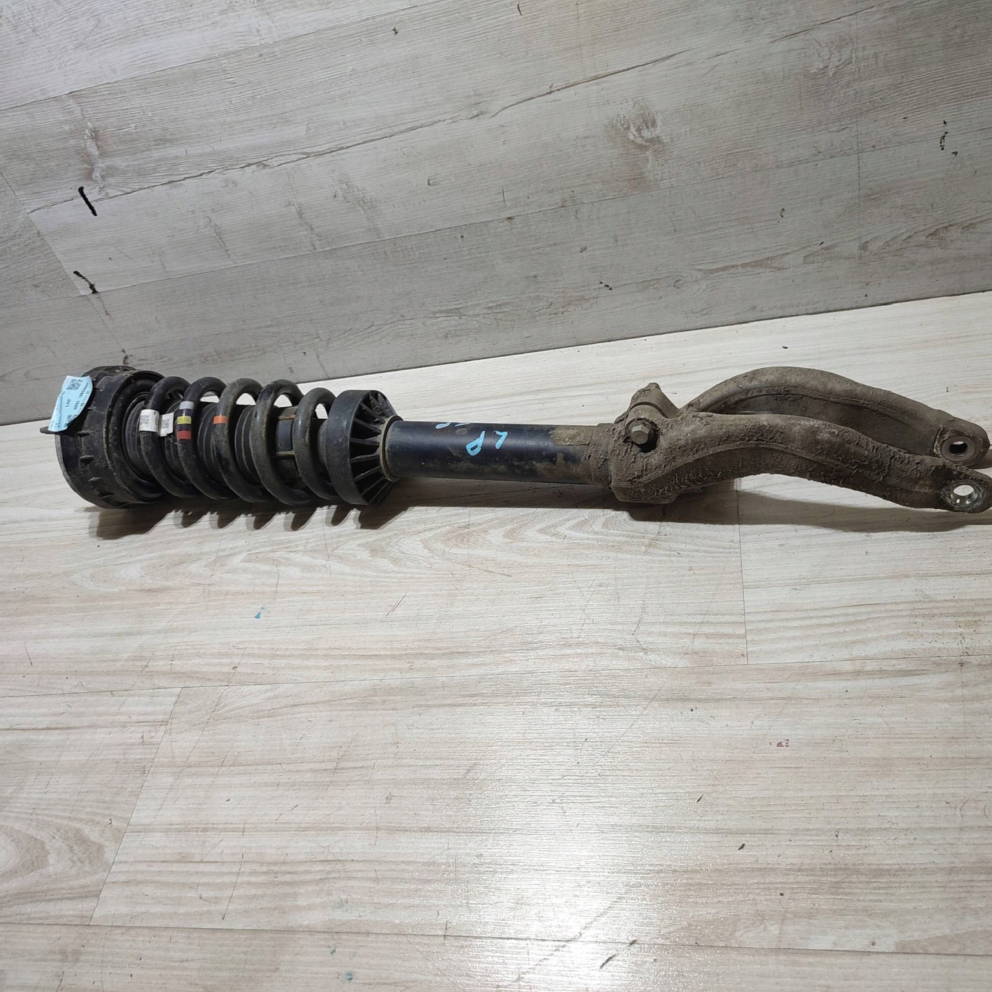 shock absorber front ze spring front left Jaguar F-Pace HK8318B036MF