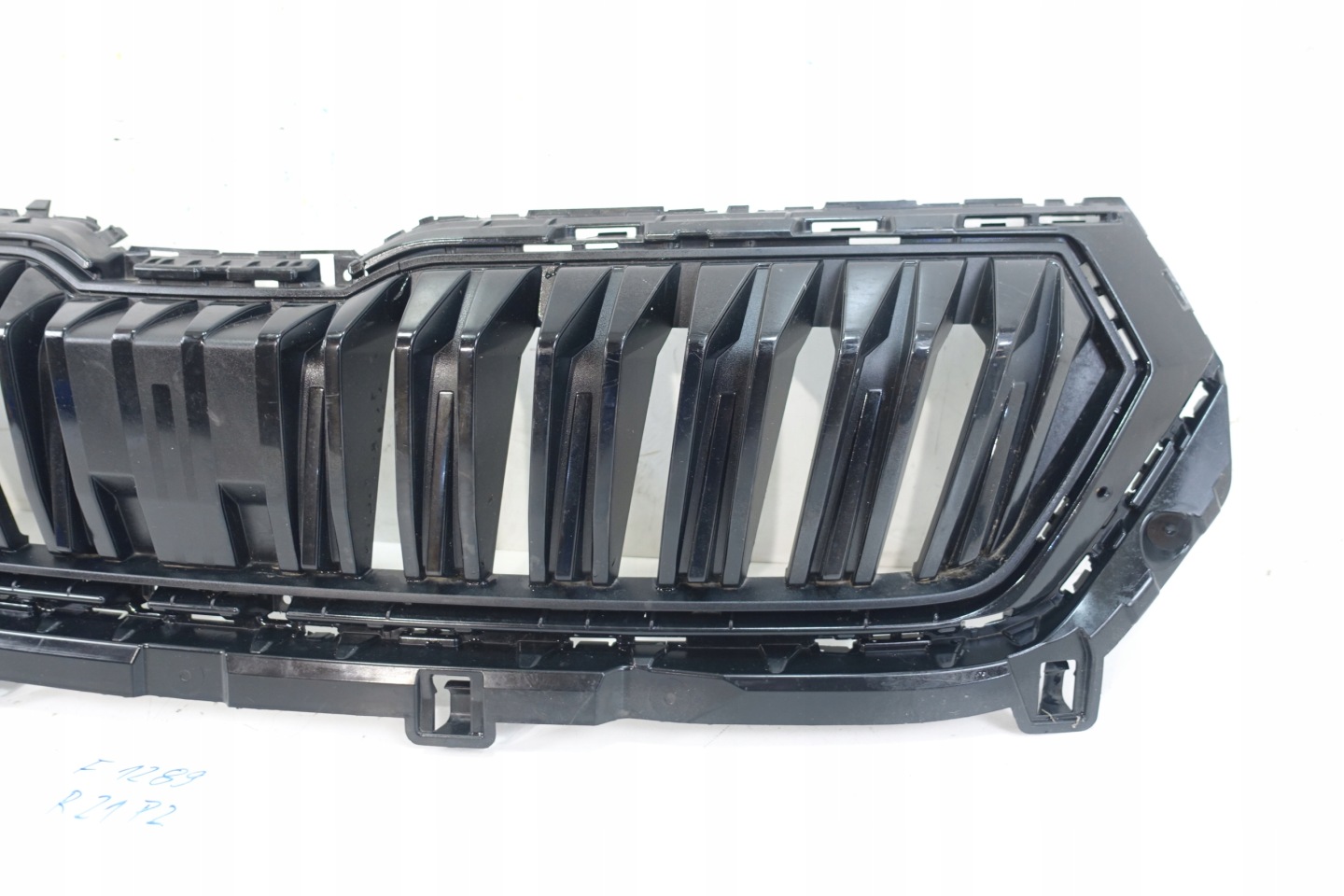 SKODA KAROQ 57A 2017- front PREKLADgrill bumper front 57A853653G