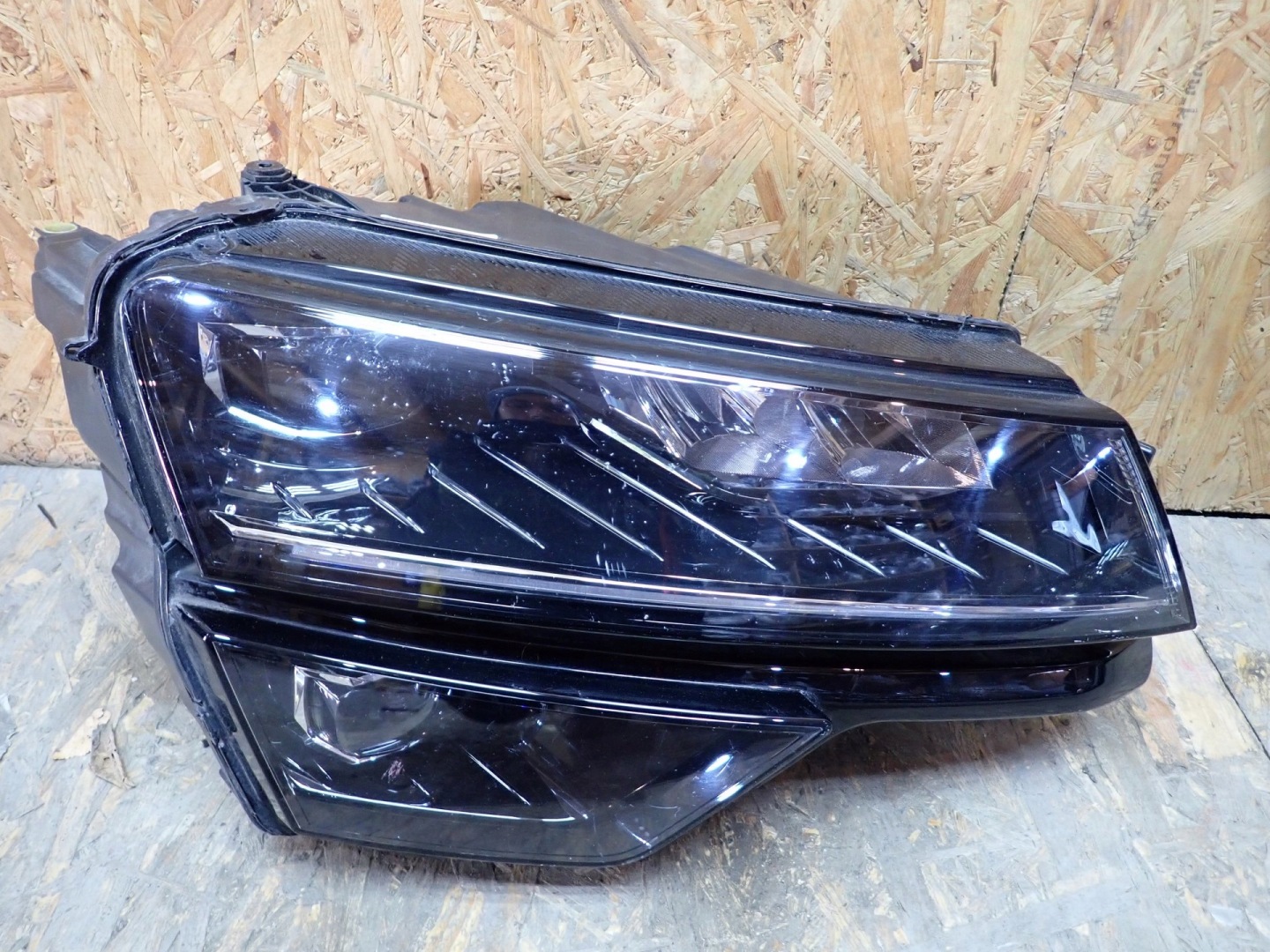 light right right FULL LED SKODA KAROQ NU7 57B941016B