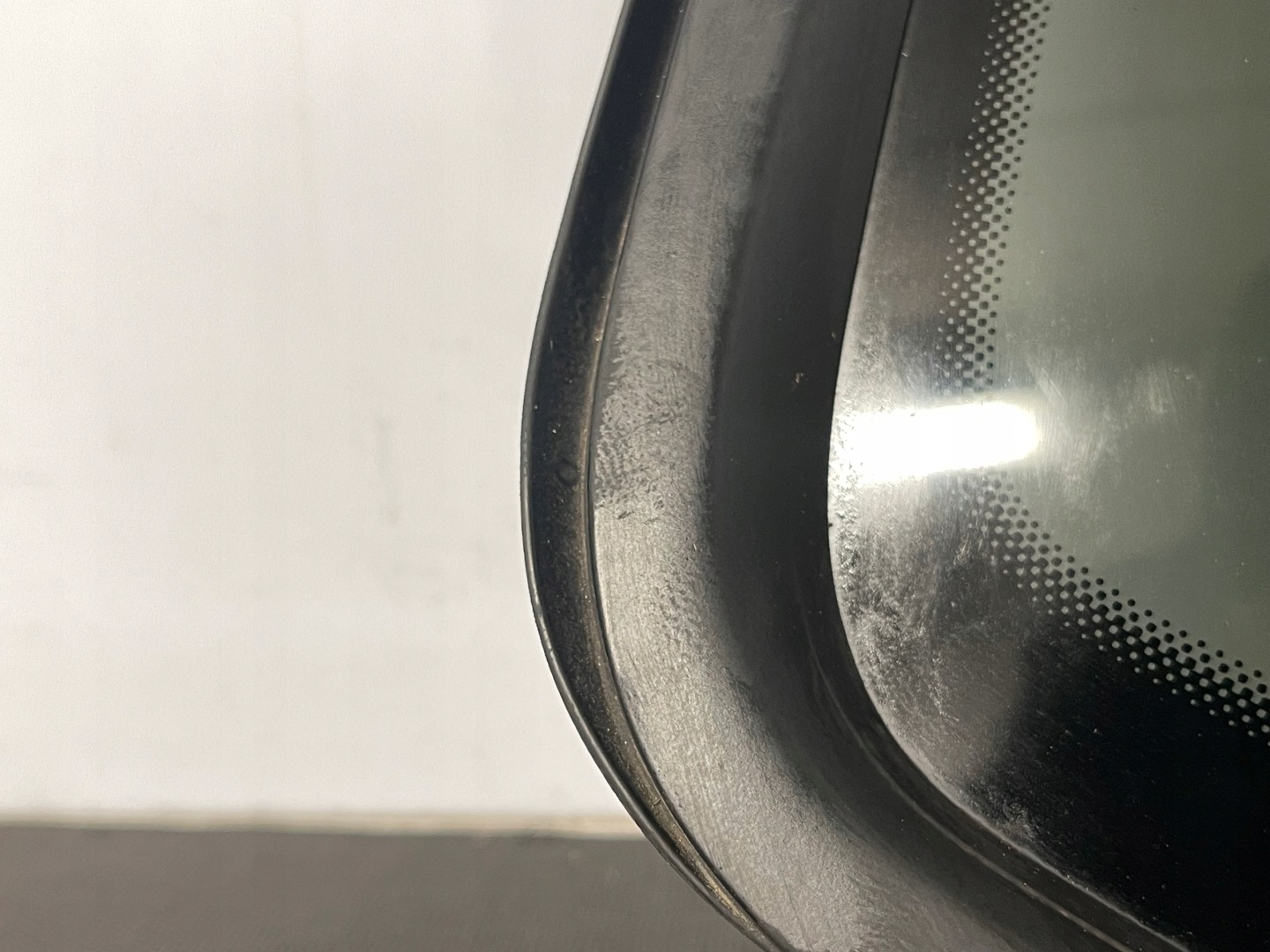 VW TOURAN III 5TA window bodywork right rear part 2019R