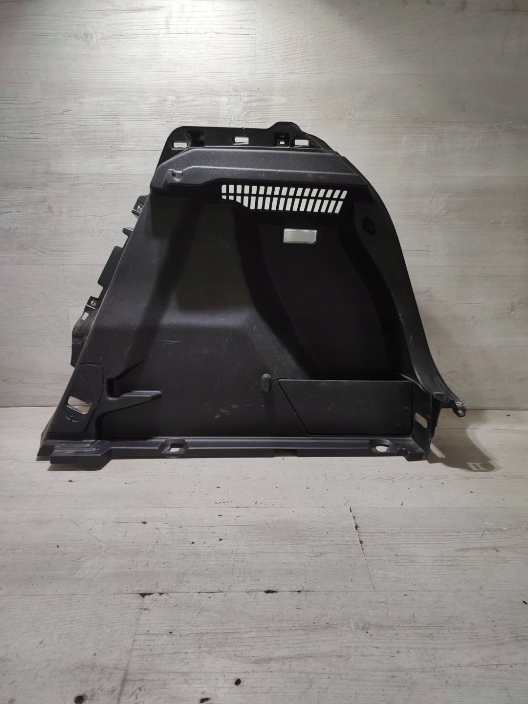 Peugeot 2008 II 2020 rear part side right side / upholstery / boot