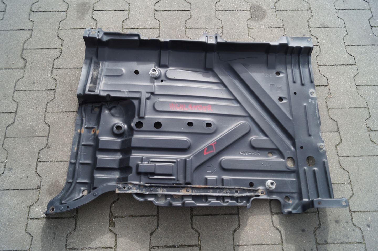 cover chassis rear part left TOYOTA HIGHLANDER II 2