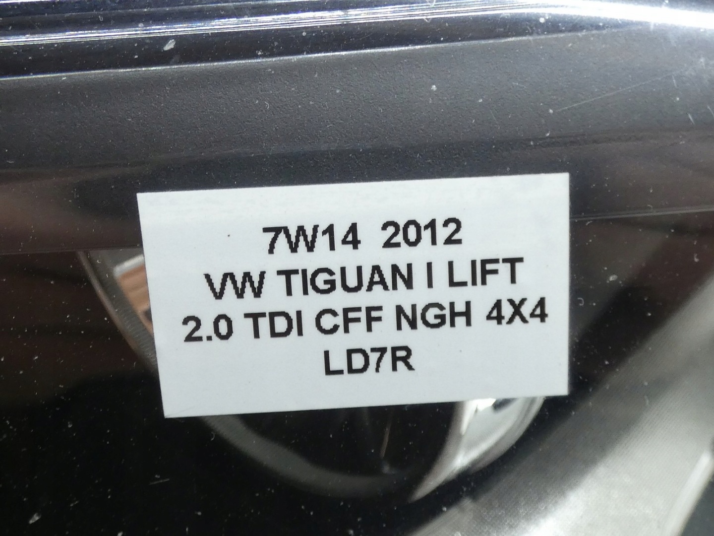 light left front left front VW TIGUAN and LIFT 11-16R 5N2941005