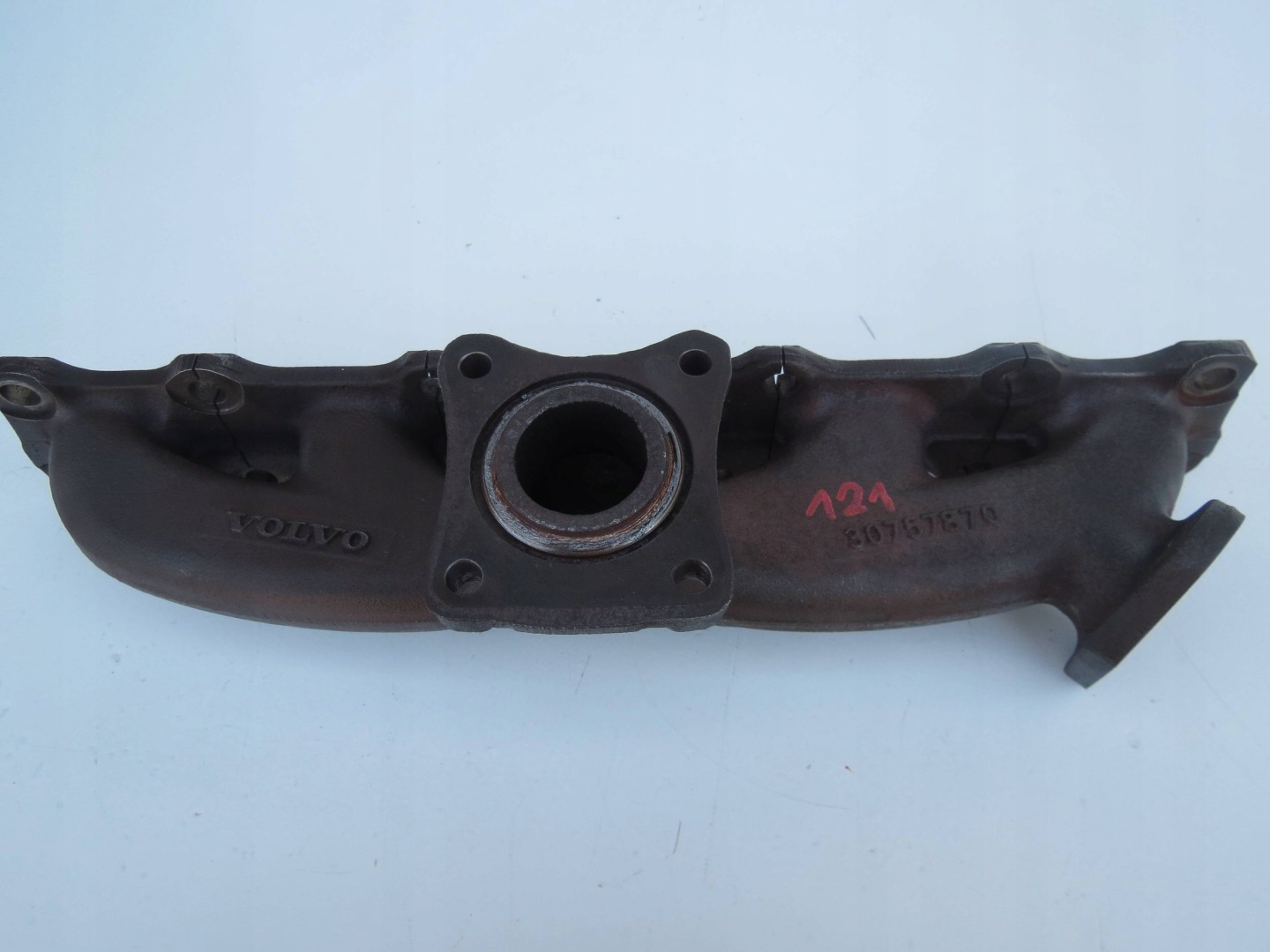 exhaust manifold pipe VOLVO V60 and S60 II 30757870
