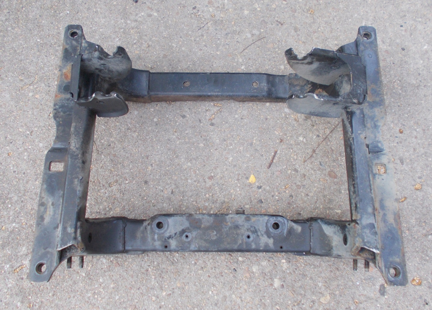 JEEP CHEROKEE KJ 2.8 D 02R Achsträger TRAWERS