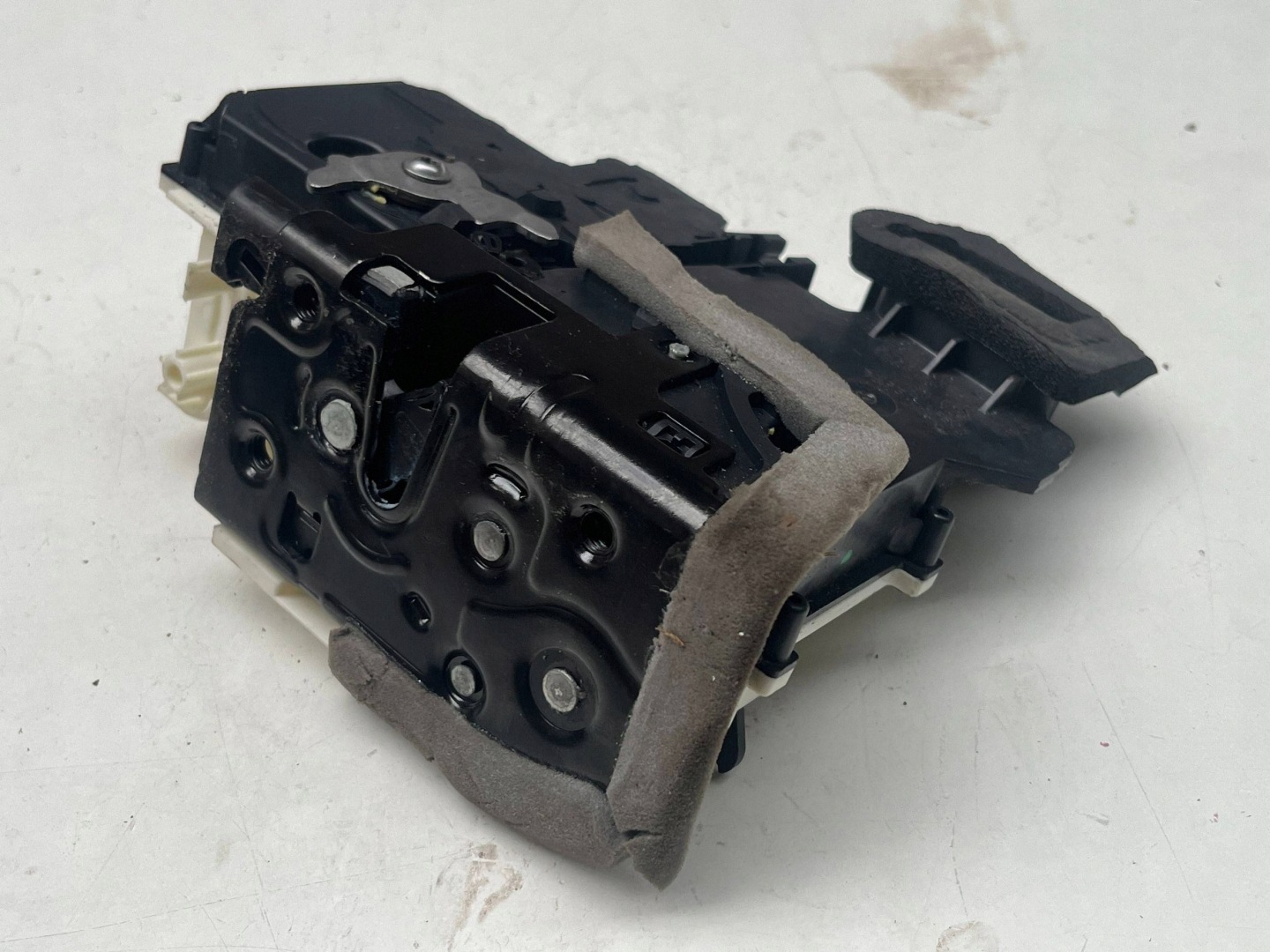 AUDI A6 C8 lock door right rear part 4K0839016P @M