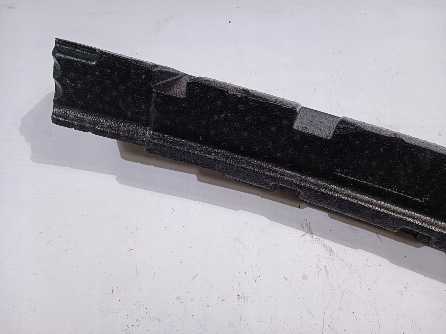 Absorber nárazníku předek Dodge Challenger 2015
