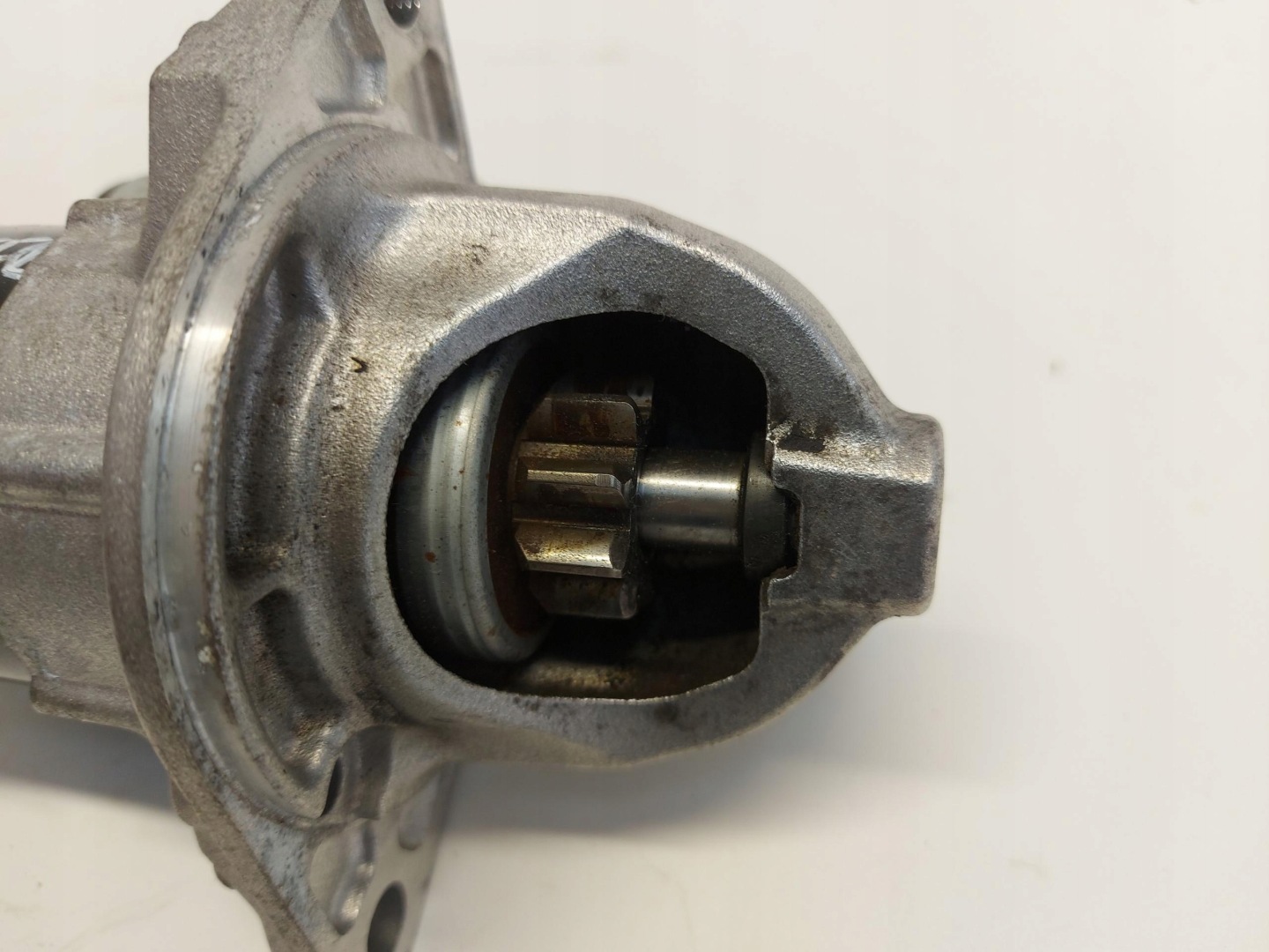 SUBARU Forester V SK LIFT 2.0 B starter 23300AA831