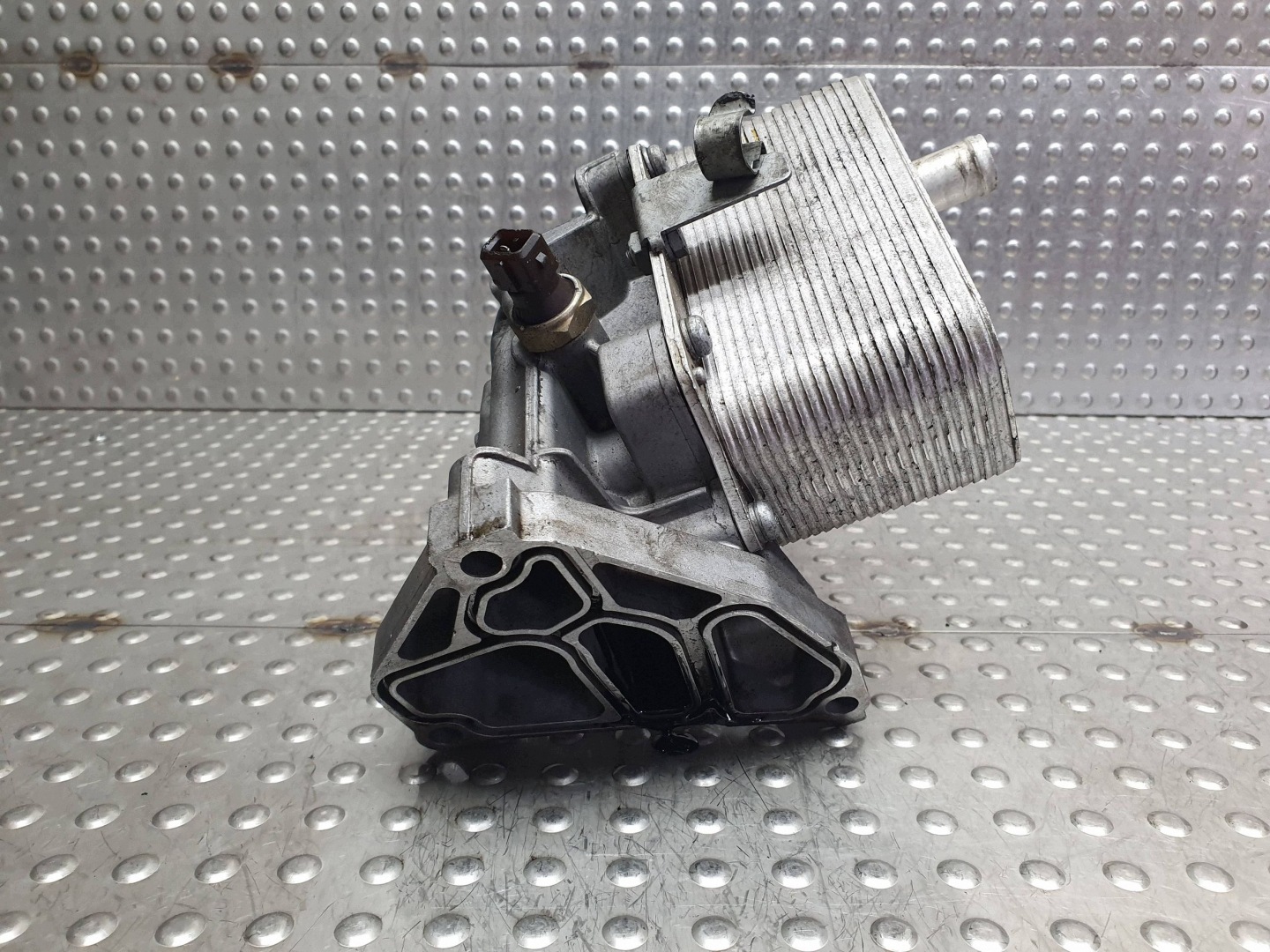 cover of a filter, oil 7788453 BMW E91 E90 E60 E61 X5 E70 E53 E65 3.0 D M57