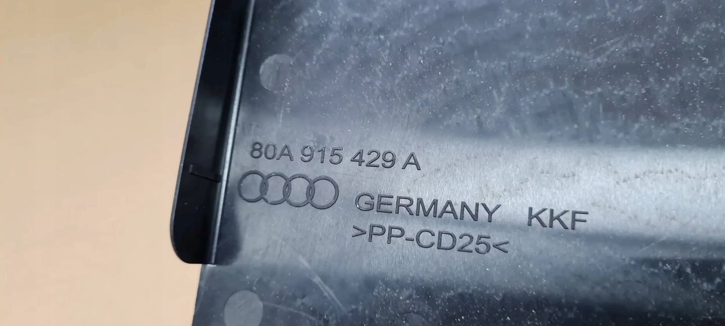 Q5 80A fedél fedél AKUMULATORA 80A915429A