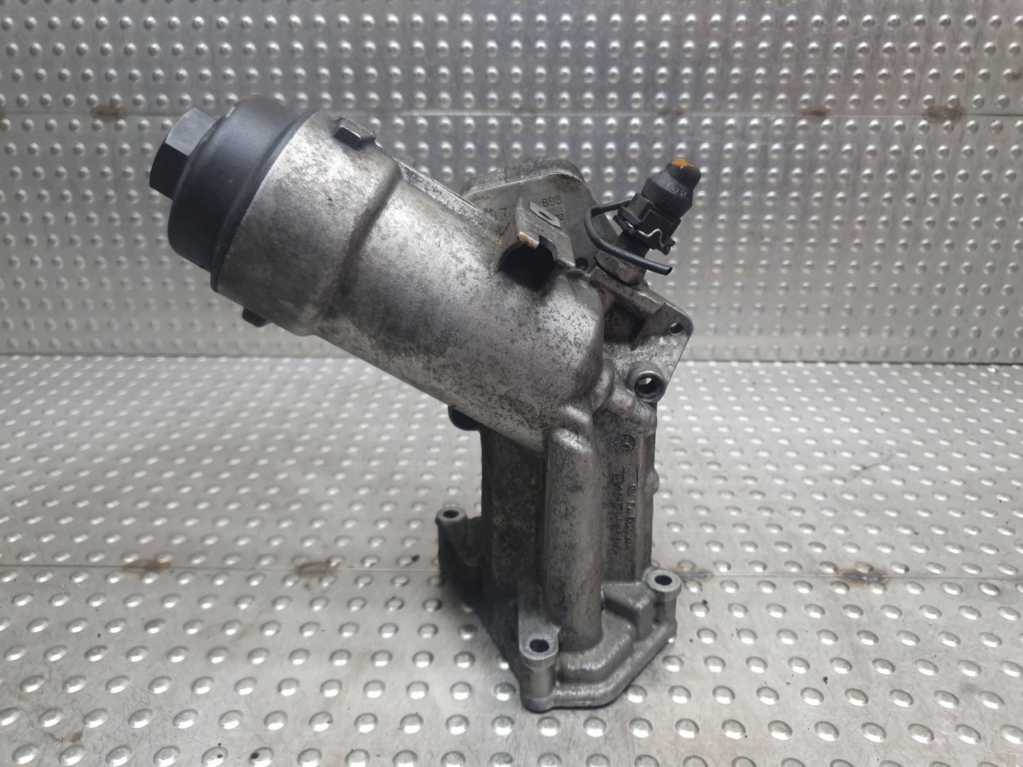 Supporto filtro olio Radiatore / Raffreddatore 7787072 BMW E46 E87 E90 E60 X3 E83 2.0D M47
