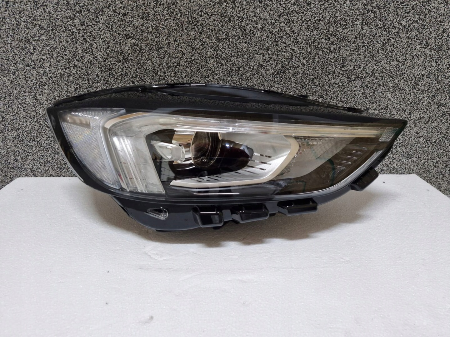 light right Ford Edge 18- FULL LED 1 lens