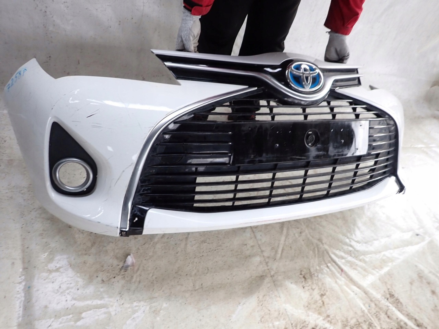 TOYOTA YARIS III LIFT HYBRID 14-17 bumper front front