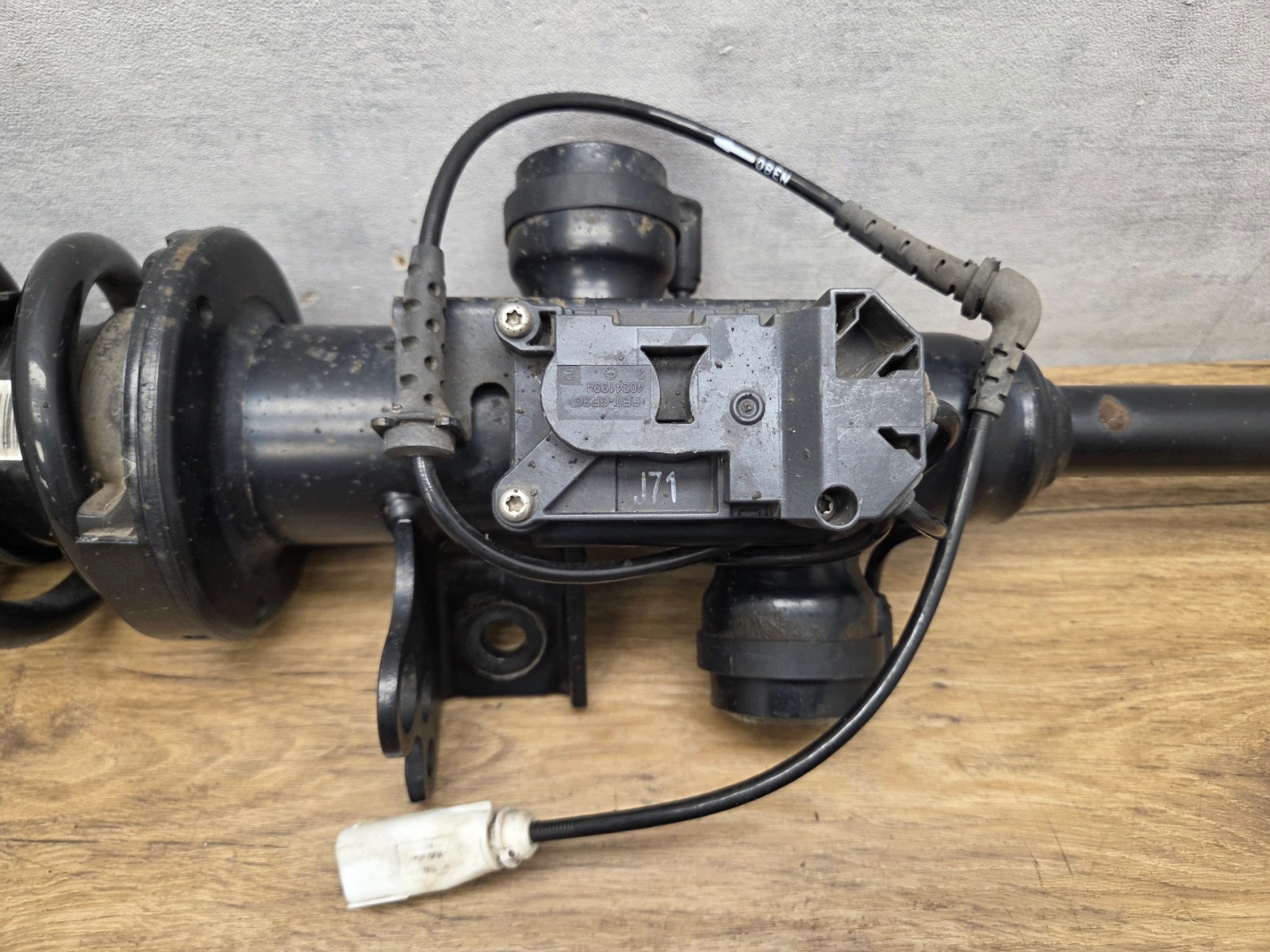 BMW 5 F11 LCI left shock absorber VDC front front 6863121