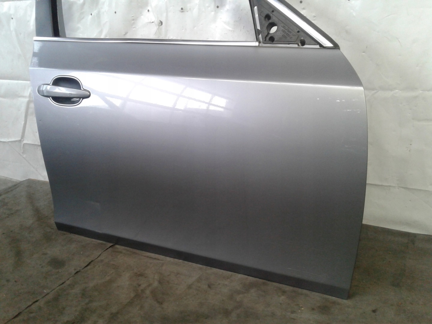 dveře pravý předek A08/7 BMW E61 LIFT SILBERGRAU