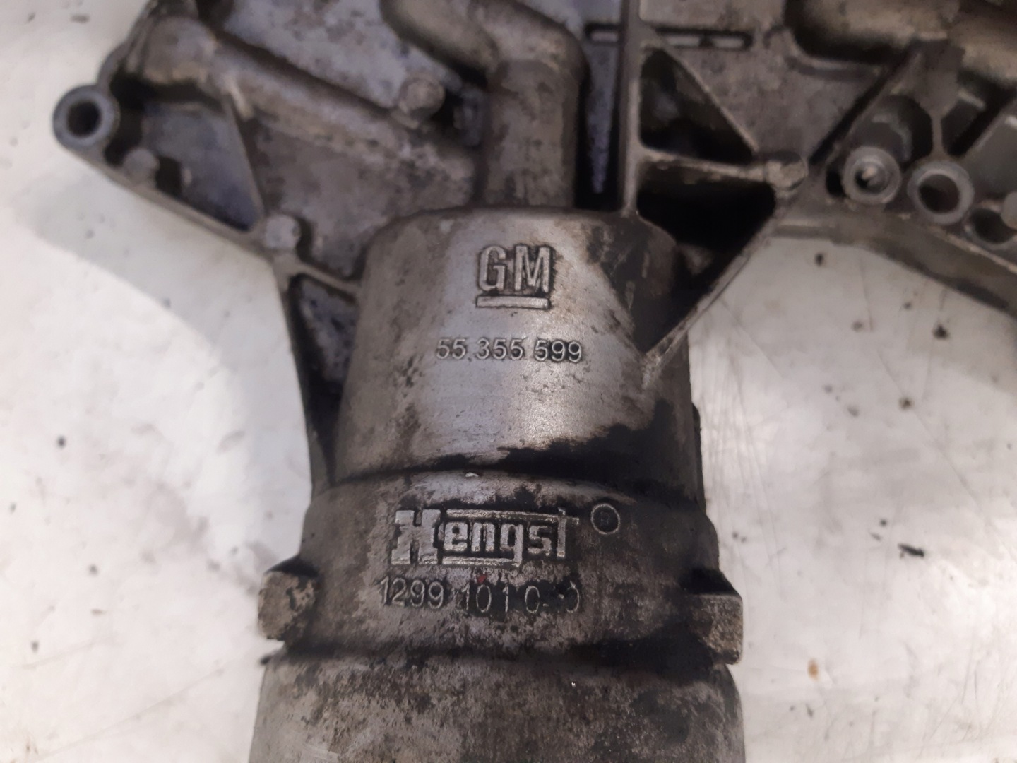 Ölfiltergehäuse 1,6t 55355599 Opel Astra J