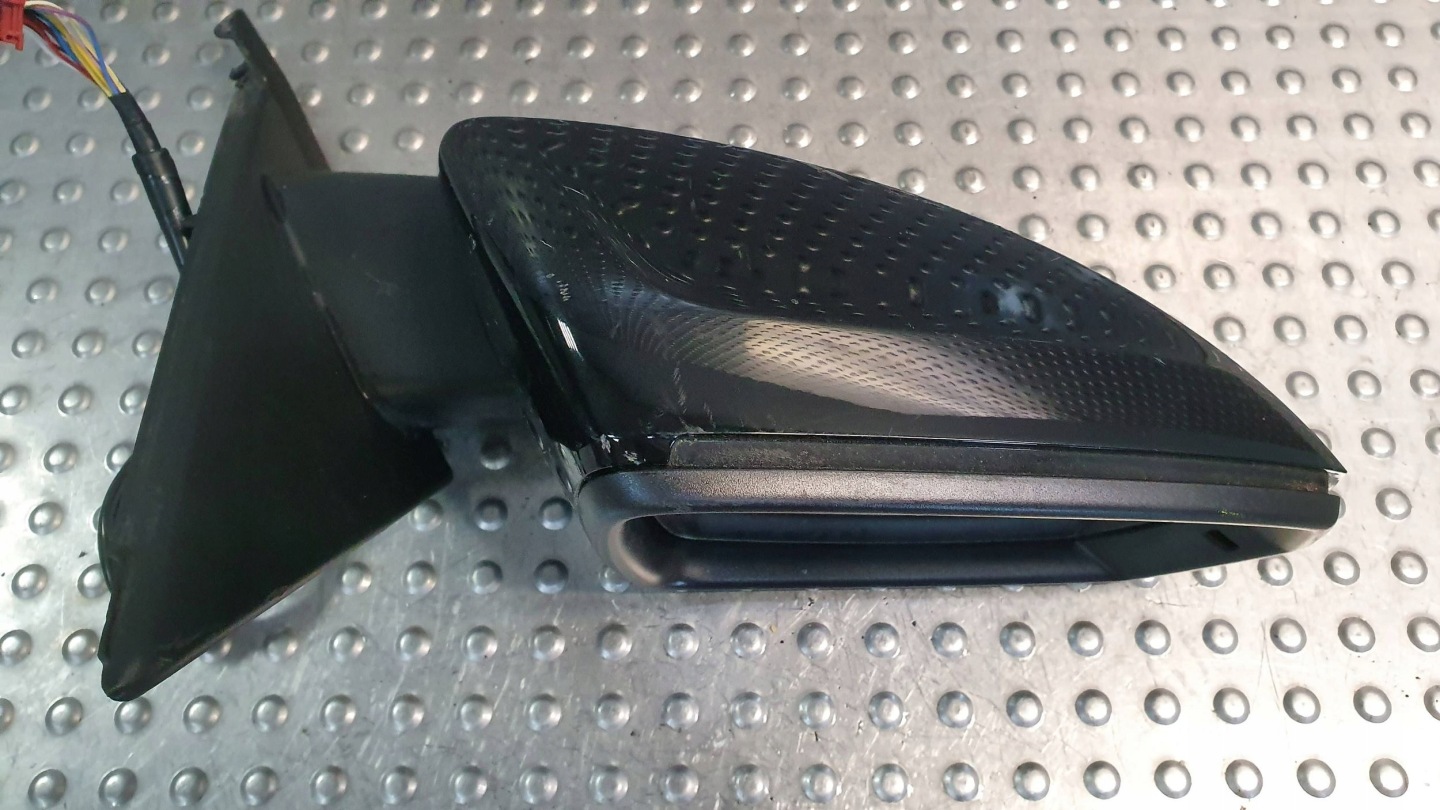 Spiegel rechts AUDI A1 II 12 PIN 18