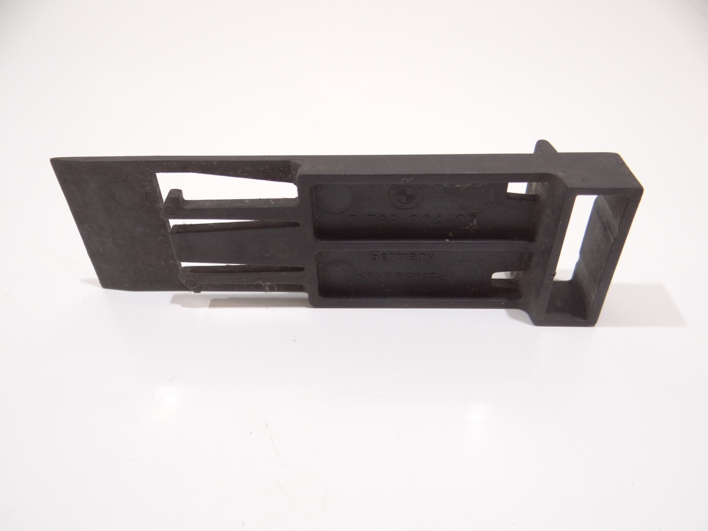 Haken Halter WENTYLATORA BMW E60 E61 7788324