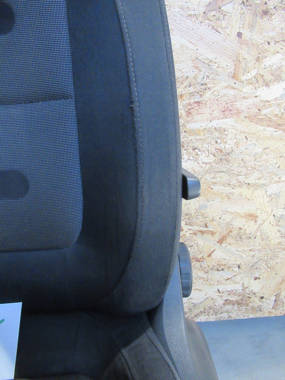 VW TIGUAN and 5N seat driver´s left front