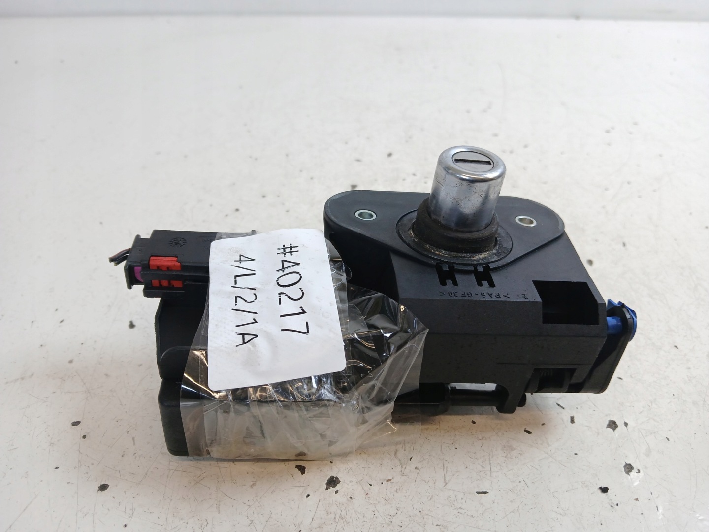 OPEL MERIVA A damper of a lock bonnet boot 09183495