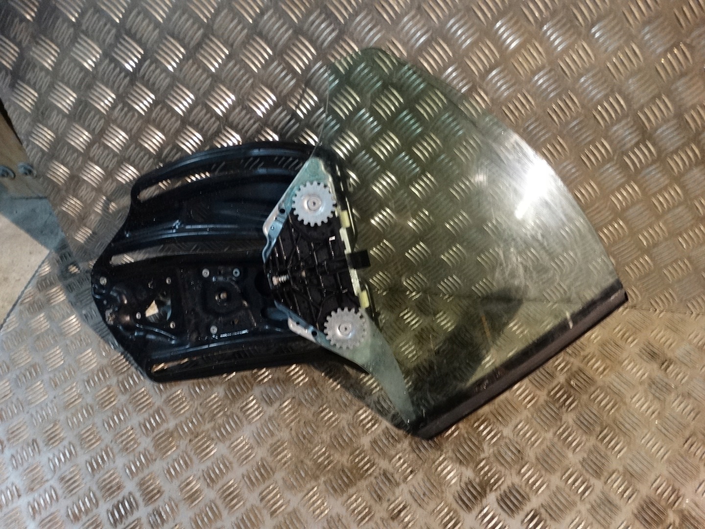 window regulator window right BMW G23 21r. 1
