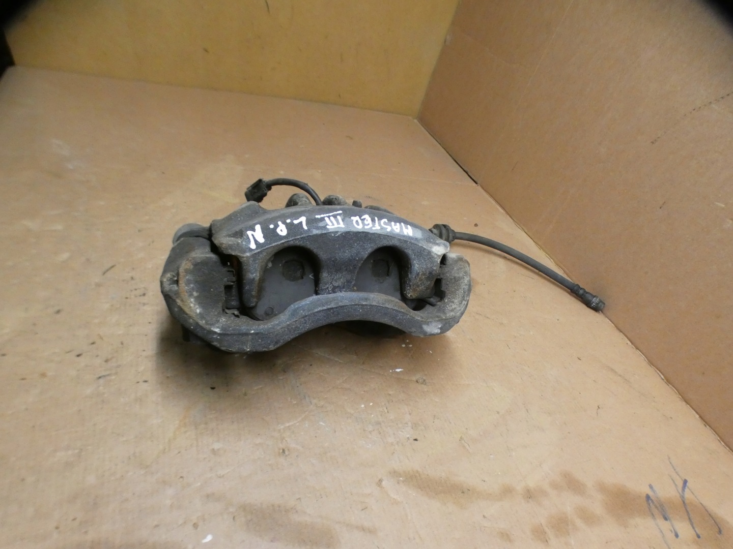 RENAULT MASTER IV caliper brake left front 410100559R