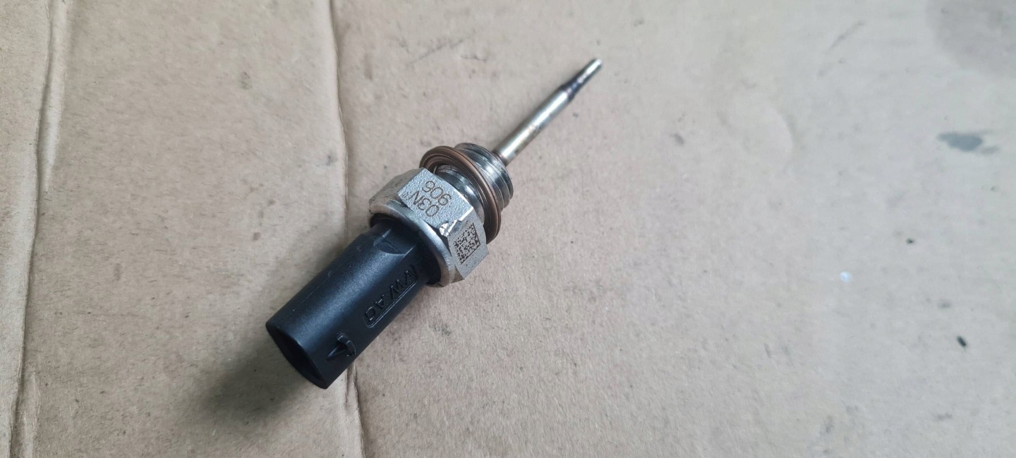 A5 8W LIFT Sensor TEMPERATURY 2.0 TDI 03N906081D A4 B9 8W Q5 A6 C8