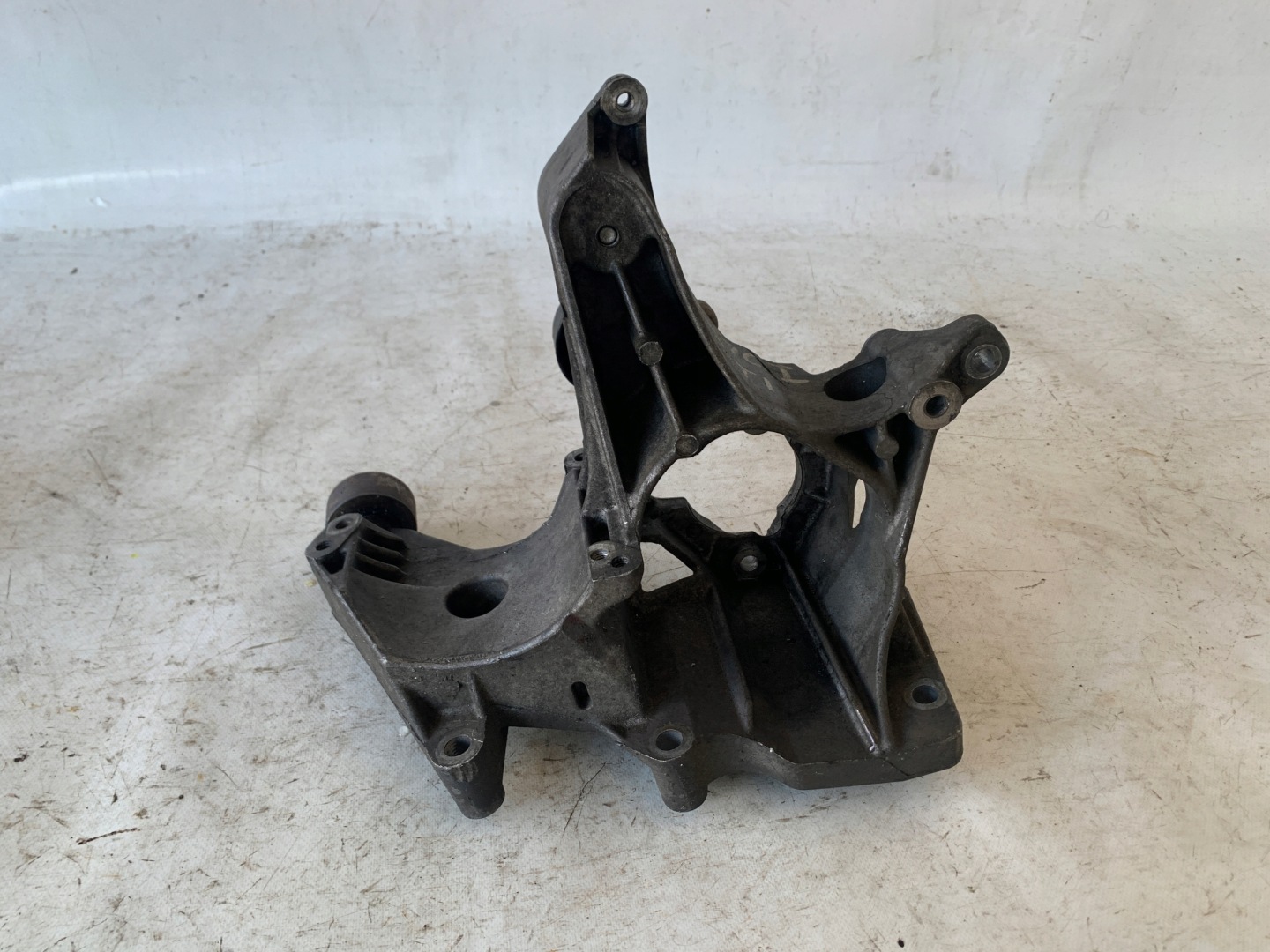 # Supporto POMPY RENAULT SCENIC e 1.9 DTI