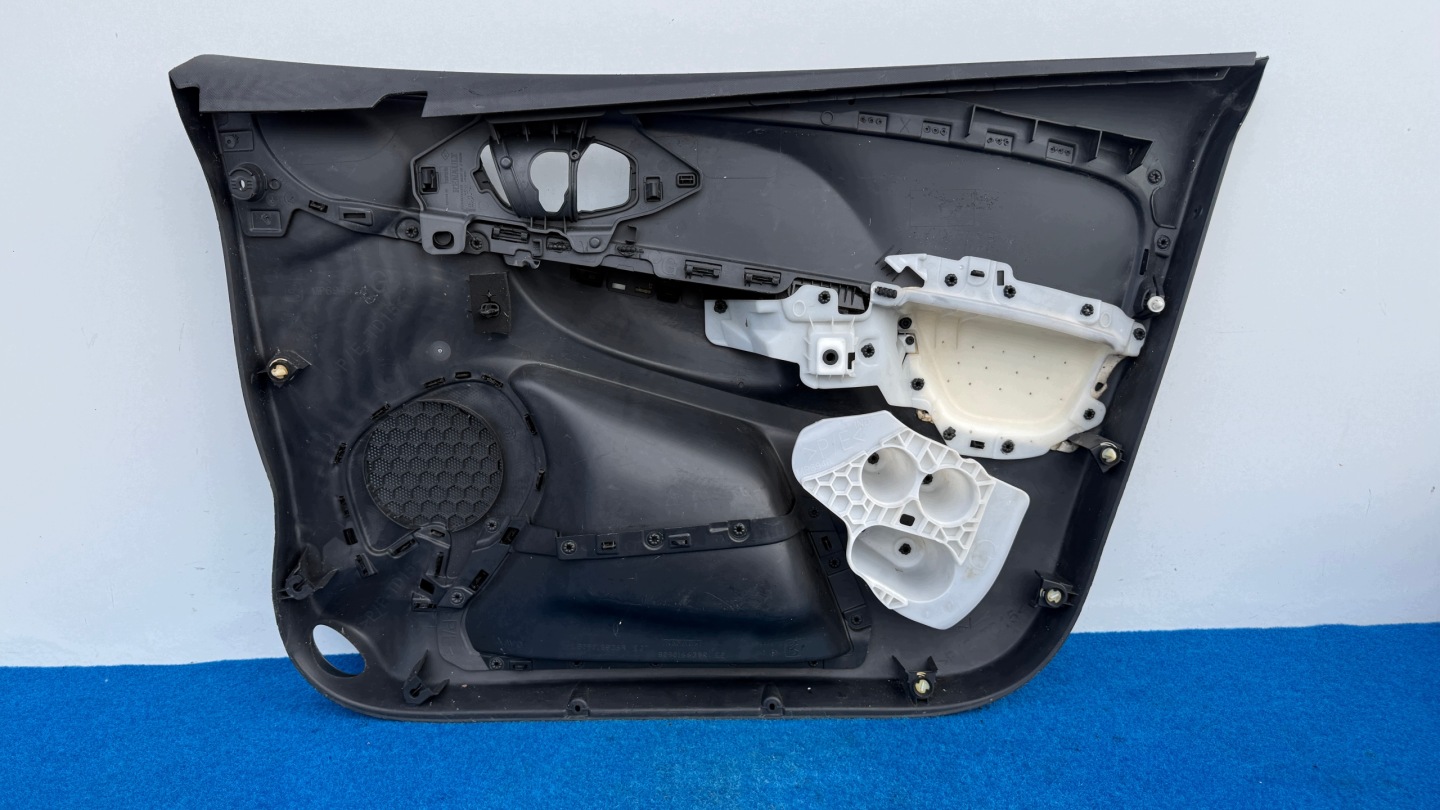 RENAULT CLIO 4 IV upholstery side door left front 809018936R KP4/99AC