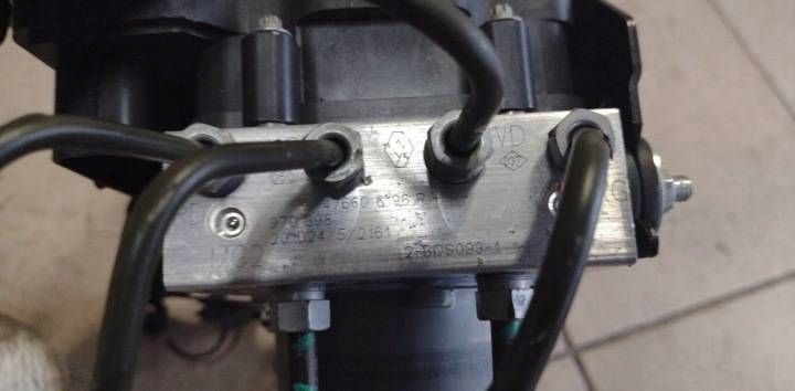 pump ABS RENAULT ARKANA 1.6 E-TECH 476606196R STAN as new