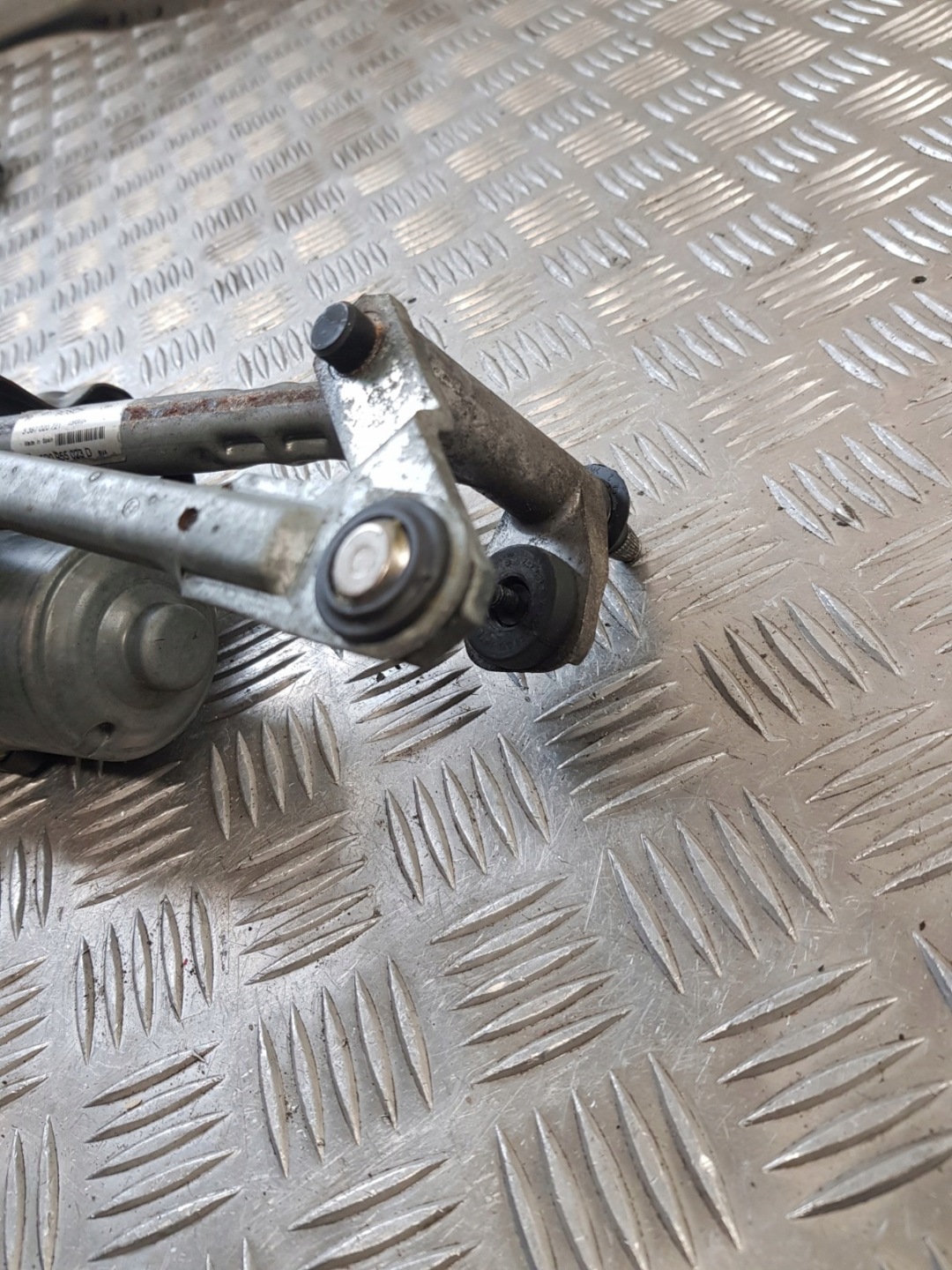 wiper mechanism left front 5P0955119A SEAT ALTEA 05R