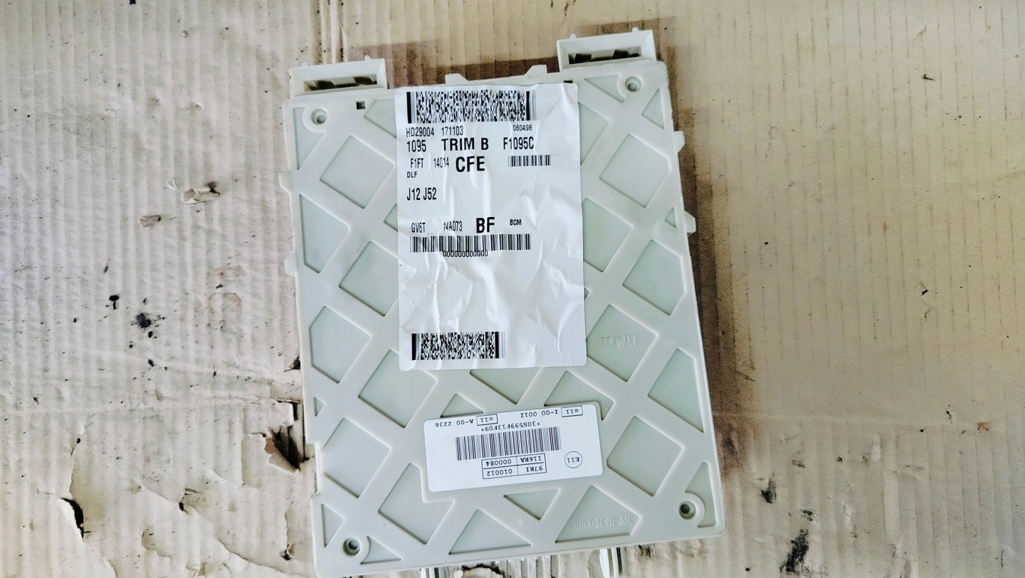FORD FOCUS MK3 BSI compartment module BCM F1FT14014CFE GV6T14A073BF