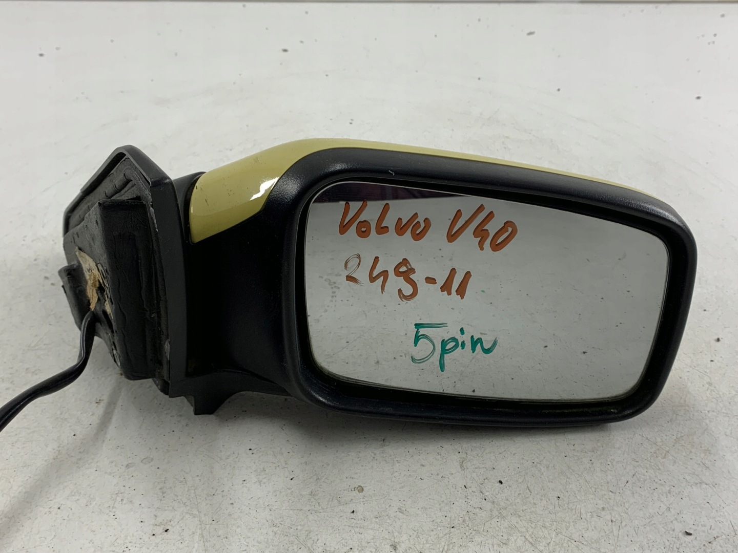 VOLVO V40 and mirror right 5 PIN 248-11 ZOLTE