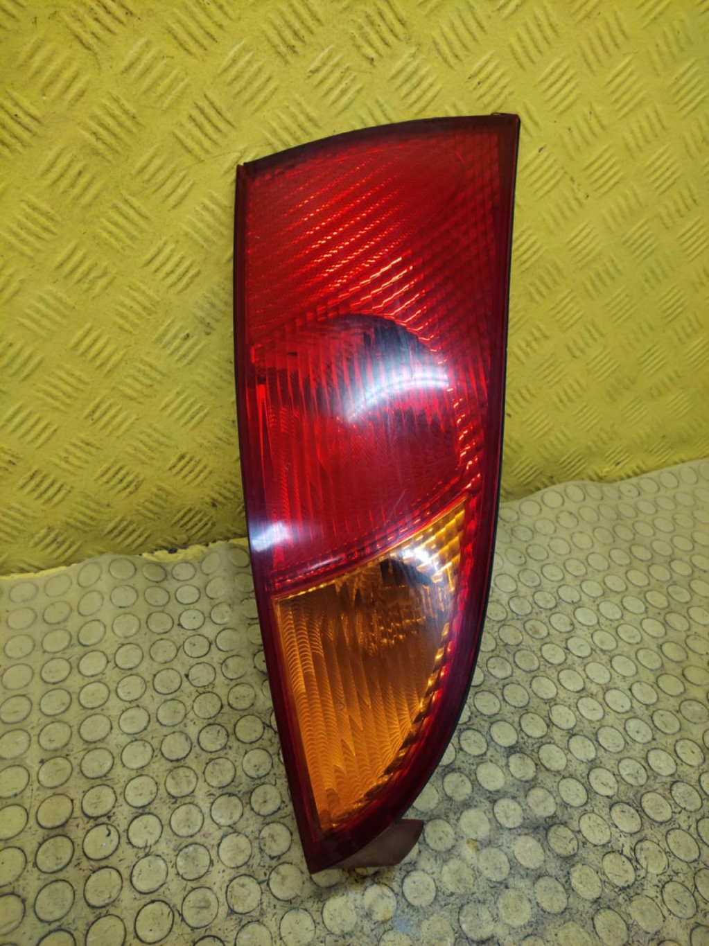 FORD FOCUS MK1 HB light right rear part 1M5113404