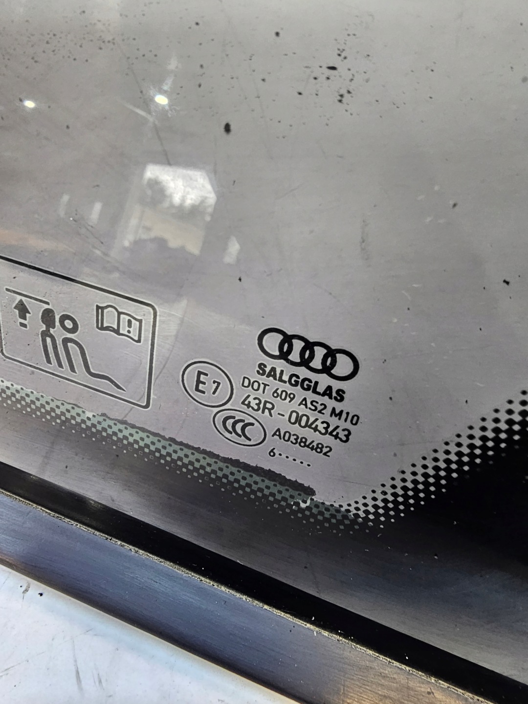 window bodywork AUDI A6 C7 LIFT AVANT right rear part 2016R