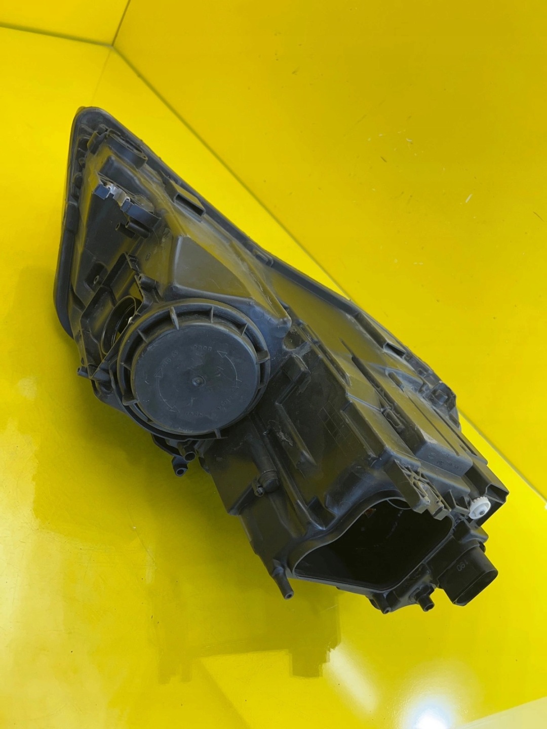 light left Audi A8 D4 09-13 Bi-Xenon Skretna 4H0941003