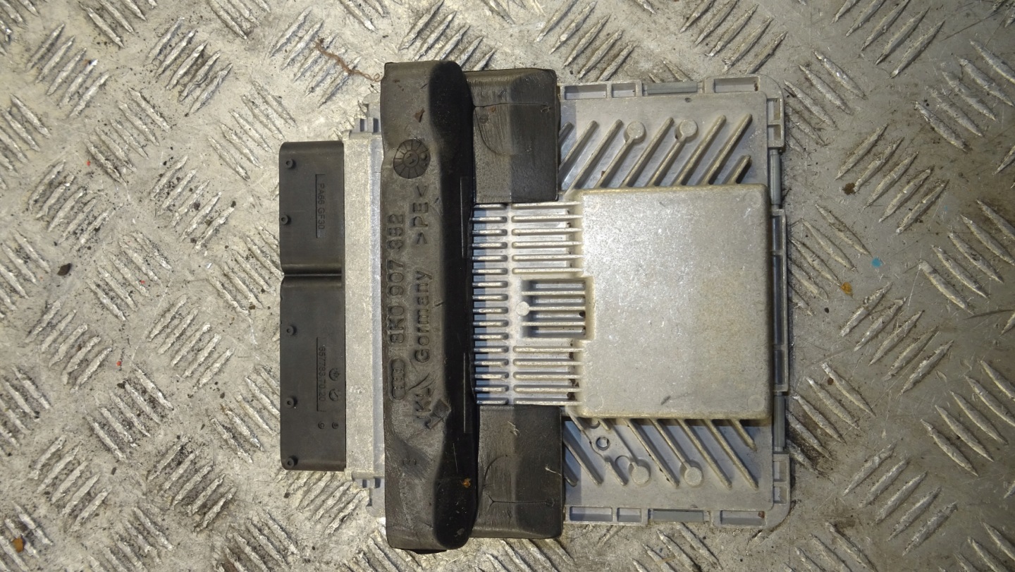 control unit of the engine AUDI A4 B8 3.0TFSI 8K0907551C