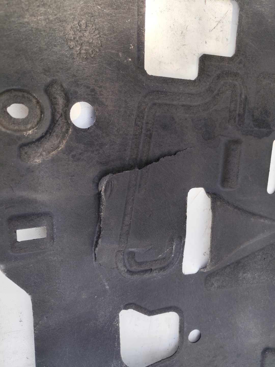 VOLVO XC60 II cover cover below engine