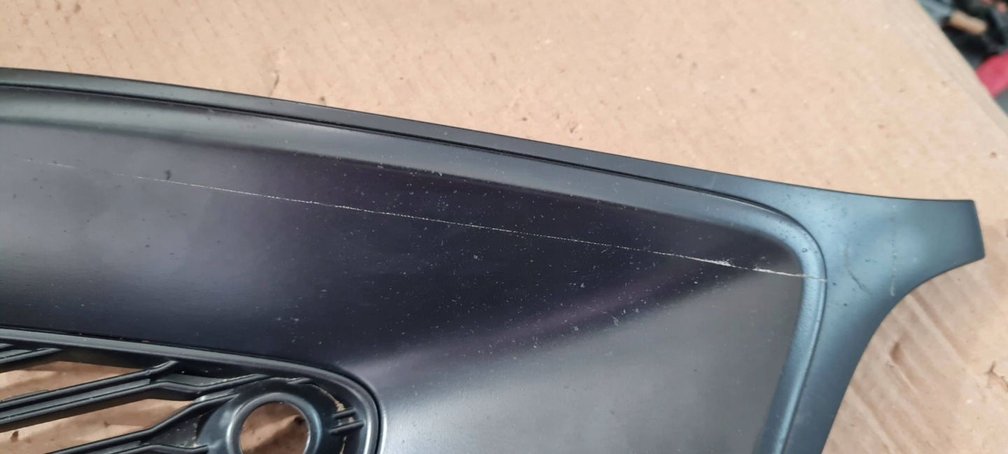 SQ8 4M Q8 grid of a bumper left left front SLINE 4M8807681A