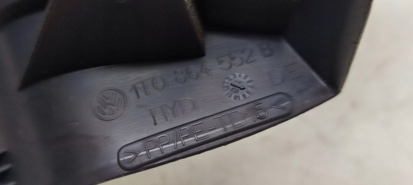 spoiler rolety right VW Touran