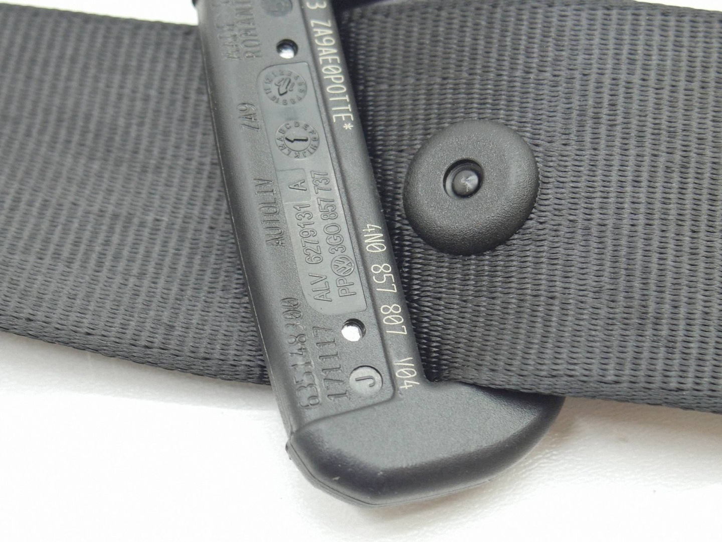 seat belt central rear part AUDI A8 D5 4N0857807