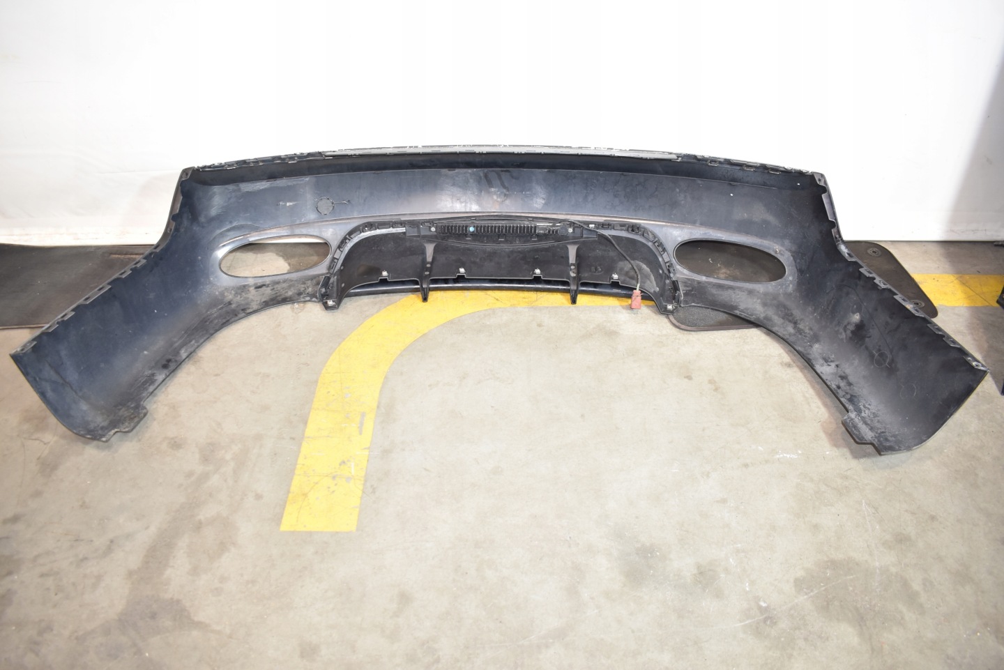 bumper rear part rear colour 041 BENTLEY FLYING SPUR 15R. 1