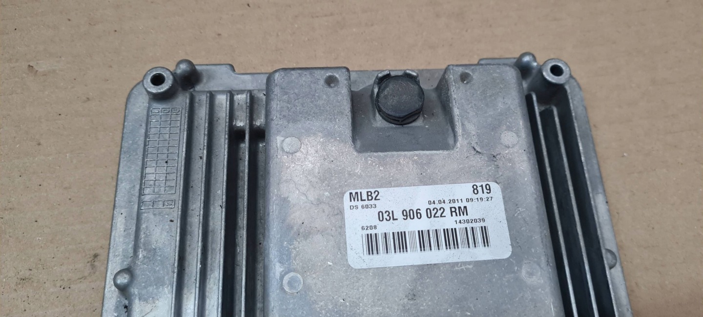 A5 8T computer control unit of the engine ECU 2.0 TDI 03L906022RM A4 B8