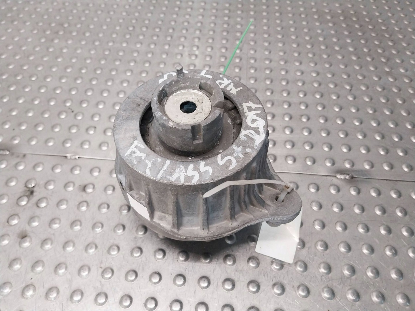 engine mount right A2132403400 MERCEDES W213 W238 2.0CDI